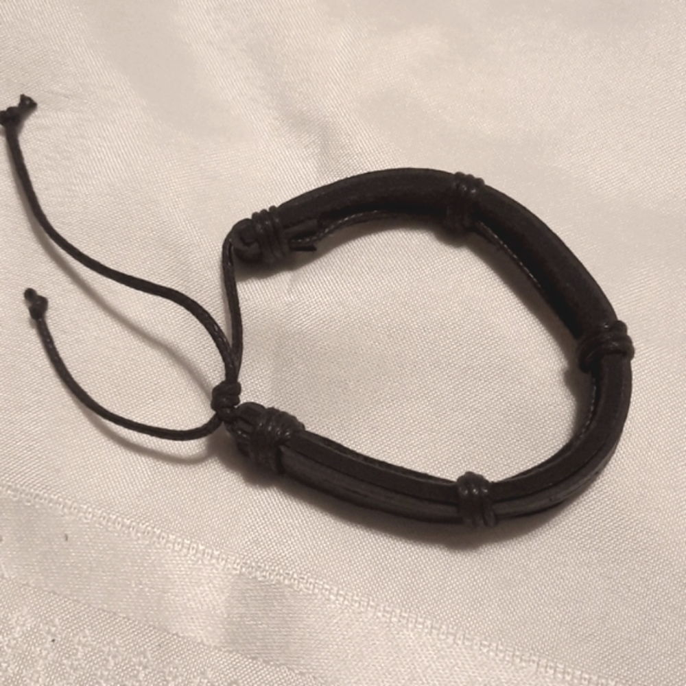 3 Bracelets - Picture 2 of 9